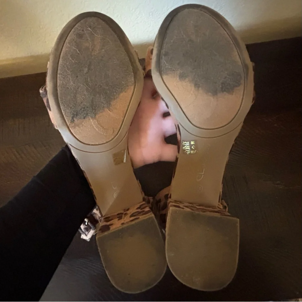 CL by Laundry‎ Leopard Print Block Heel Sandals Size 9 Ankle Strap